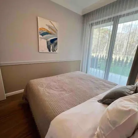 Luksusowy 122 니에초르체